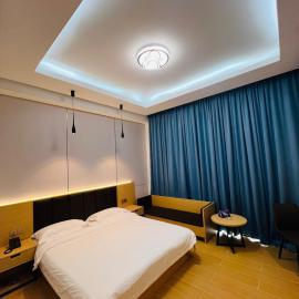 Times Mansion king size standard room,位于弗里敦的酒店