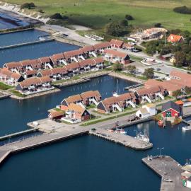 Holiday home on the harbour in Borre，位于博雷的酒店