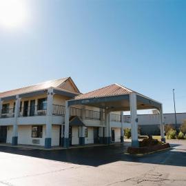 Days Inn by Wyndham Monroe, Louisiana，位于门罗的酒店