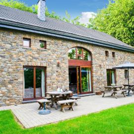 Rustic Retreat in Malmedy，位于Longfaye的酒店