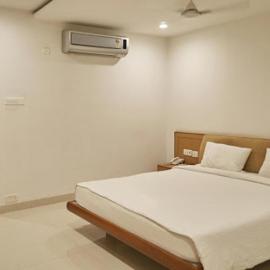 Hotel Ashwini Lodge，位于迈索尔的酒店