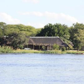 Big 5 Toro Lodge，位于卡萨内的酒店