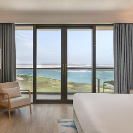 Crowne Plaza Yas Island by IHG，位于阿布扎比的酒店