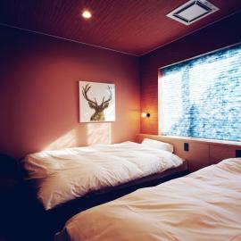 地元酒屋が手がける一棟貸し宿 -霧ノ音-