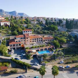 Mas de Vence - Hotel-Restaurant，位于旺斯的酒店