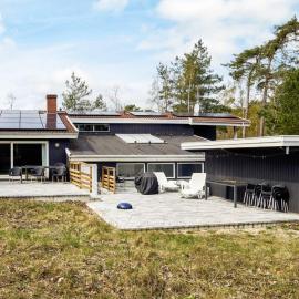 4 star holiday home in Nexø，位于斯诺厄拜克的酒店