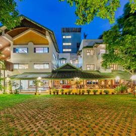 Hotel Woodland Kolhapur,位于戈尔哈布尔的酒店