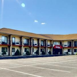 Red Roof Inn & Suites Newport - Middletown, RI，位于米德尔敦的酒店