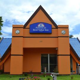 Americas Best Value Inn Smithfield，位于史密斯菲尔德的酒店