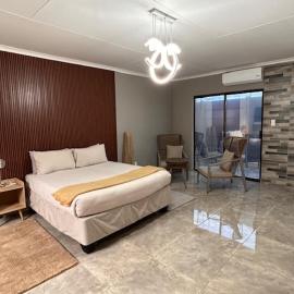 DonDave Guesthouse，位于勒斯滕堡的酒店