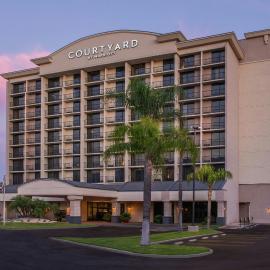 Courtyard by Marriott Los Angeles Pasadena/Monrovia，位于蒙罗维亚的酒店