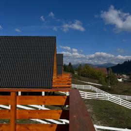Cozy A-Frame Cabins in Bucovina，位于Şaru Dornei的酒店