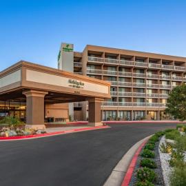 Holiday Inn Oxnard - Ventura by IHG，位于奥克斯纳德的酒店