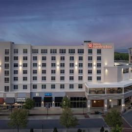 Hilton Garden Inn Charlotte Waverly，位于夏洛特的酒店