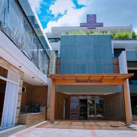 Royal Crown Hotel - Kigali，位于基加利的酒店