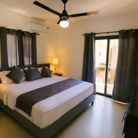 Spacious Apartment with Secure Private Parking - 5，位于苏莎亚的酒店
