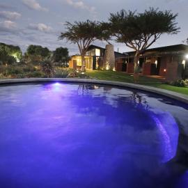 Liedjiesbos Urban Olive Farm Accommodation，位于布隆方丹的酒店