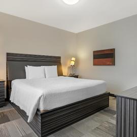 Best Western Plus Airport Inn & Suites