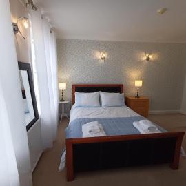 The Red Lion Heytesbury，位于Heytesbury的酒店