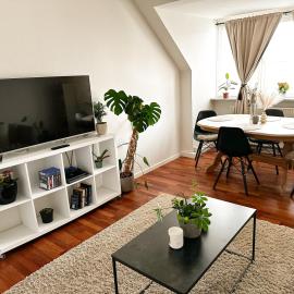 Deluxe Apartment on the Main Street with Free Parking & Late Checkout，位于海宁的酒店