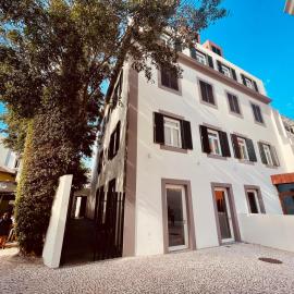 Living Funchal Executive，位于丰沙尔的酒店