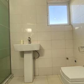 House ix hotel and service apartment，位于卡杜纳的酒店