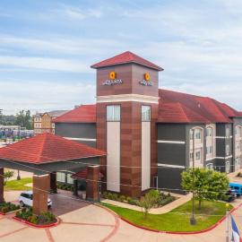 La Quinta by Wyndham Longview North，位于朗维尤的酒店