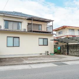 木の家ゲストハウス松山ドミトリー館，位于松山的酒店