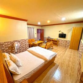 Hotel Om,位于Baudhatinchule的酒店