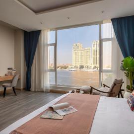 Riverside Hotel