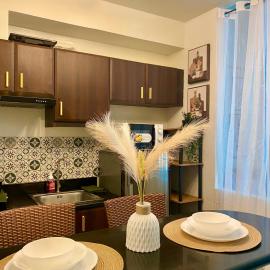 Cozy Cabin by JLS Near Venice Grand Canal Mall，位于马尼拉的酒店