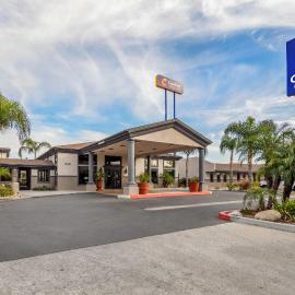Comfort Inn & Suites San Bernardino，位于科尔顿的酒店