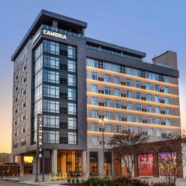 Cambria Hotel Nashville Midtown，位于纳什维尔的酒店