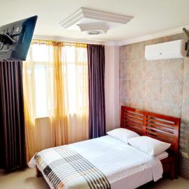 Hotel Luxury，位于Quevedo的酒店