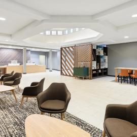 Holiday Inn Redding by IHG，位于雷丁的酒店