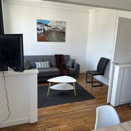 Charmant appartement en centre-ville，位于La Loupe的酒店