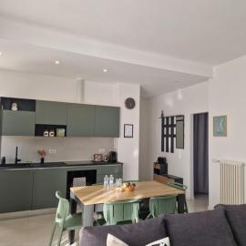 House 13 apartment in Cernobbio，位于切尔诺比奥的酒店