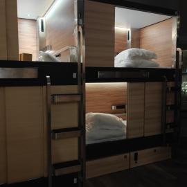 I Street Capsule Hostel，位于华盛顿的酒店