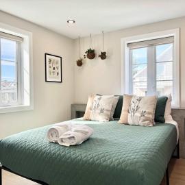 L`Oasis Boheme - Hot tub - 2 Bedrooms - Free EVCharger，位于圣让德博时的酒店