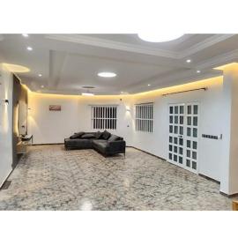 AMIVI Plaza ADIDOADIN，位于洛美的酒店