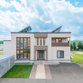The BEEHIVE KAMIFURANO，位于上富良野町的酒店