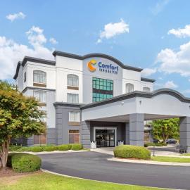 Comfort Inn & Suites Greenville Near East Carolina University,位于格林维尔的酒店