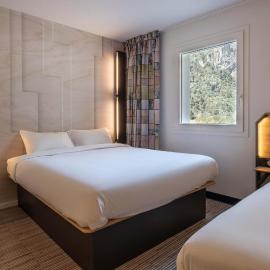 B&B HOTEL Mâcon Sud 3 étoiles，位于Varennes-lès-Mâcon的酒店