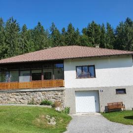 Holiday Home in Altmelon near Weinsberg Forest，位于Altmelon的酒店