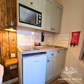 The Woodland Hare - Room 5 - New Forest，位于Dibden的酒店