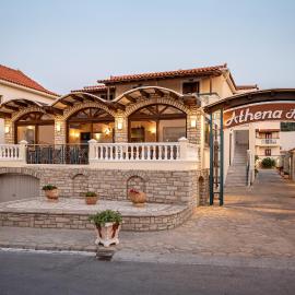 Hotel Athena，位于库卡里的酒店