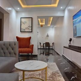 Bextro Suites Magodo Phase 1 Cozy 2 Bedroom Apartment with Washing Machine，位于Iseri-Oke的酒店