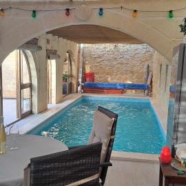 Rural very quiet area Kercem Gozo，位于Kerċem的酒店