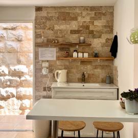 Designed Studio Apartment，位于Kefar Weradim的酒店