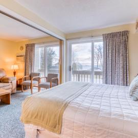 Misty Harbor Resort - Unit 103，位于吉尔福特的酒店